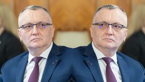 Cătălin Drulă: ”S-a împlinit un an de când ministrul Cîmpeanu a cerut să i se analizeze doctoratul/ Nu se știe dacă i-a verificat cineva teza, dar a folosit din plin proiectele noilor legi ale Educației pentru a oferi protecție plagiatorilor”