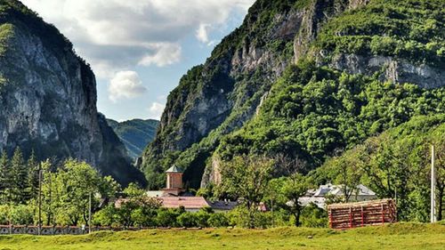 Satele Breb și Polovragi, pe lista ONU: intră într-un program de ”upgrade” pentru a se califica în topul ”celor mai frumoase sate turistice” / Pe primele 5 locuri din 2024 sunt sate din Arabia Saudită, Egipt, Spania, Japonia și China