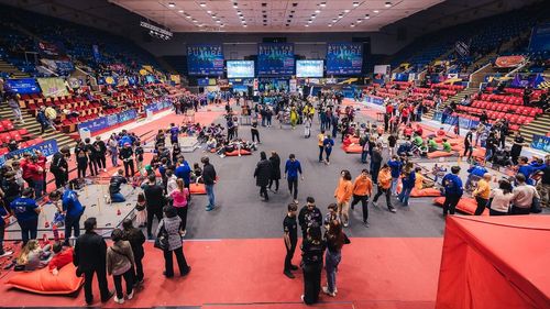 Cinci echipe de elevi români vor concura la etapa mondială a Campionatului de Robotică FIRST Tech Challenge