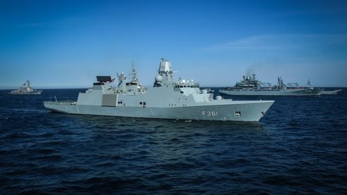 După nava germană Hessen, încă o fregată din UE a avut probleme tehnice grave în Marea Roșie / Nava daneză Iver Huitfeldt nu și-a putut lansa rachetele interceptoare timp de 30 minute