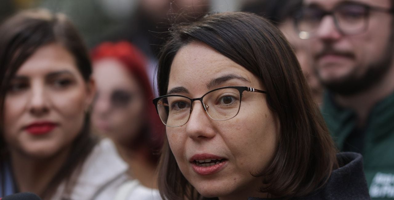 FOTO Cum o promovează rețeaua de site-uri asociată cu partidul extremist AUR pe candidata progresistă de stânga Ana Ciceală la Primăra București / Ciceală (SENS): ”O încercare evidentă de a se folosi de imaginea mea”