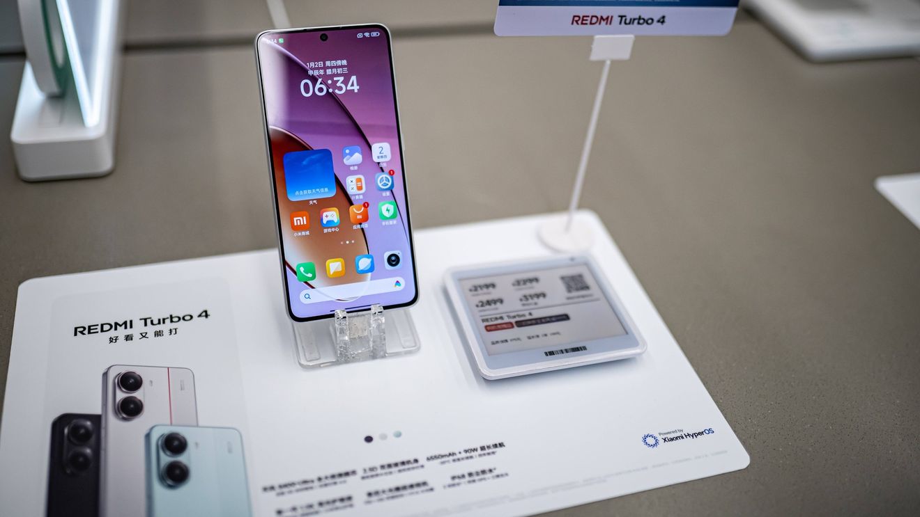 Vânzări globale de smartphone-uri în 2024: Apple și Samsung se mențin la egalitate, Xiaomi în creștere