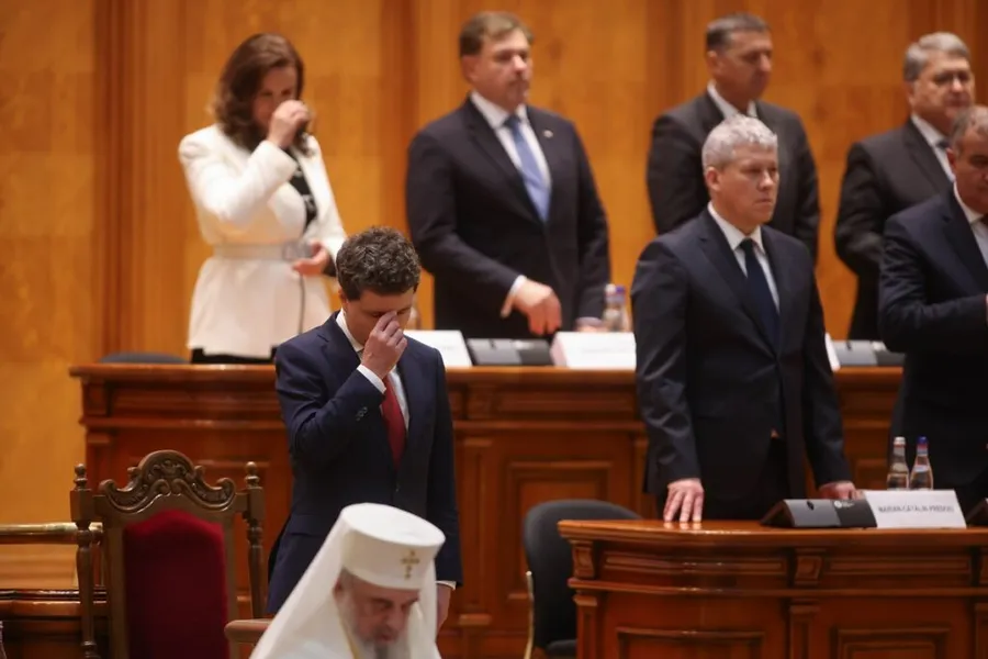 Nicușor Dan depune jurământul ședință solemnă Parlament