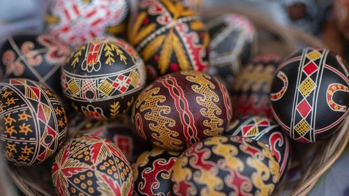 Maraton de încondeiat ouă la Sfântu Gheorghe, va dura 17 ore / Se pune la dispoziția participanților vopsea, ceară, condeie, precum şi câteva zeci de modele tradiţionale