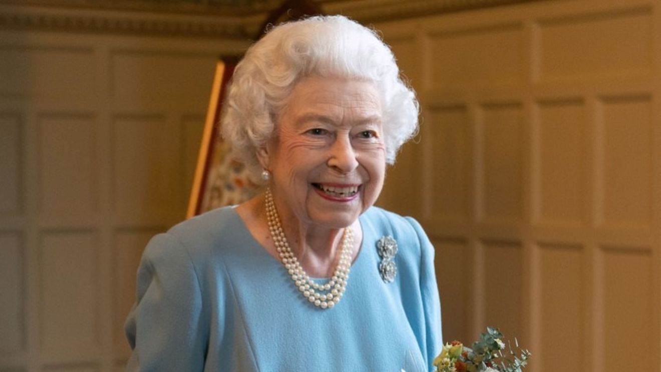 Regina Elisabeta a II-a a Marii Britanii nu va asista duminică la slujba de Paşte