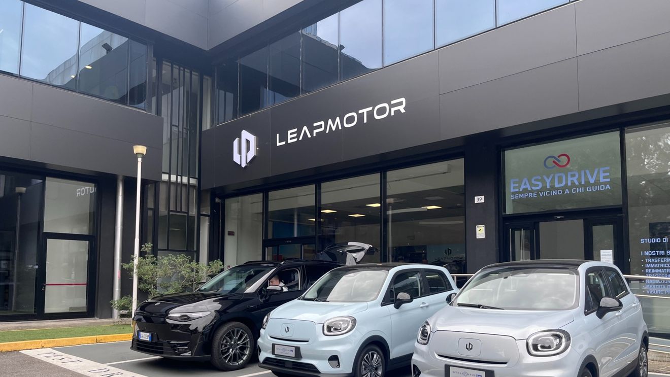 China a confirmat că UE va trimite reprezentanţi în ţară pentru negocieri în disputa referitoare la vehiculele electrice