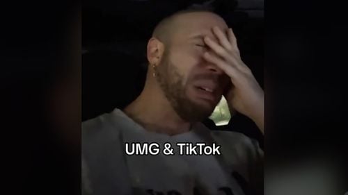 Reacția tiktokerilor după ce postările cu melodii ale artiștilor de la Universal Music Group au intrat pe ”mute”, din cauza drepturilor de autor/ În ce situație este România