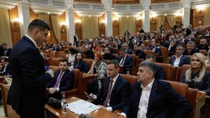 Reacția lui George Simion (AUR) la informațiile că PSD și PNL negociază liste comune la alegeri: Un cadou electoral nesperat pentru noi, îi încurajez să facă acest lucru
