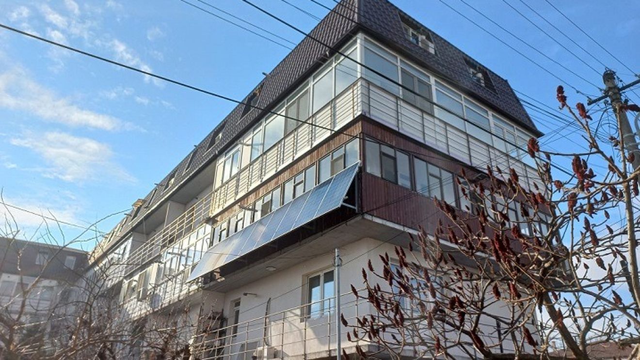 USR acuză PSD că vrea să schimbe legislația în urbanism astfel încât construcțiile ilegale să poată intra în legalitate: ”Blocurile între case pot deveni o obișnuință”