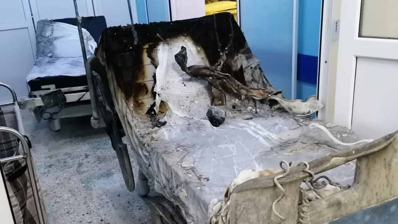 Secţia ATI a Spitalului Judeţean Piatra Neamţ rămâne închisă în continuare după ce a ars în anul 2020 / 10 pacienți au murit atunci / „Lucrările sunt finalizate cu bani privaţi, urmând să achiziţionăm dotările pentru instalații”