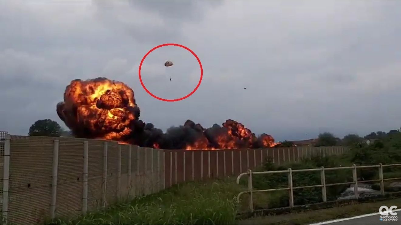 Un avion militar al forțelor aeriene italiene s-a prăbușit în Torino/ O fetiță de 5 ani a murit, fratele de 9 ani e în stare gravă