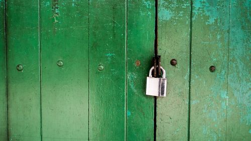 ANALIZĂ Peste 100.000 de firme riscă să pună lacătul pe ușă. Blocajul financiar din economie, la un nivel fără precedent în ultimii 10 ani