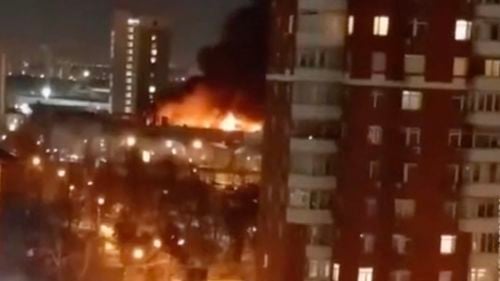 Un incendiu devastează Institutul de Informatică din Moscova / Au fost trimise elicoptere pentru stingerea incendiilor