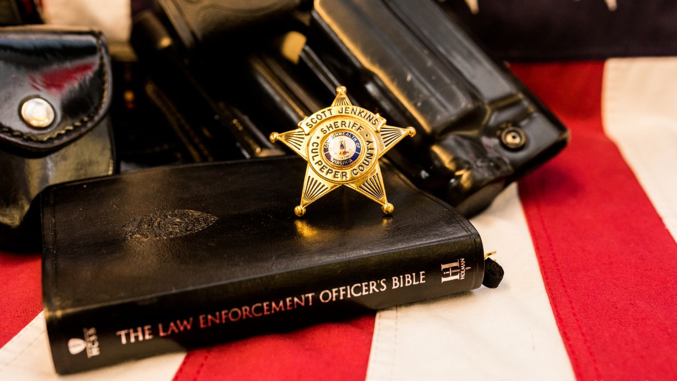 Un șerif din statul american Virginia ar fi luat mită pentru a numi ilegal șerifi adjuncți/ Cu banii încasați, inclusiv de la agenți FBI sub acoperire, și-a finanțat campania de realegere