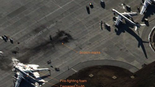Noi imagini din satelit arată cel puțin un bombardier TU-95 avariat în urma atacului cu drone asupra bazei rusești Engels