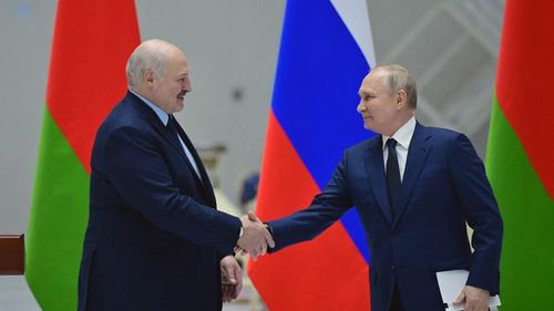 Lukaşenko discută cu Putin la Soci şi anunţă că Belarusul furnizează Rusiei zeci de mii de tone de motorină şi benzină / Este a şaptea întâlnire dintre cei doi lideri în acest an