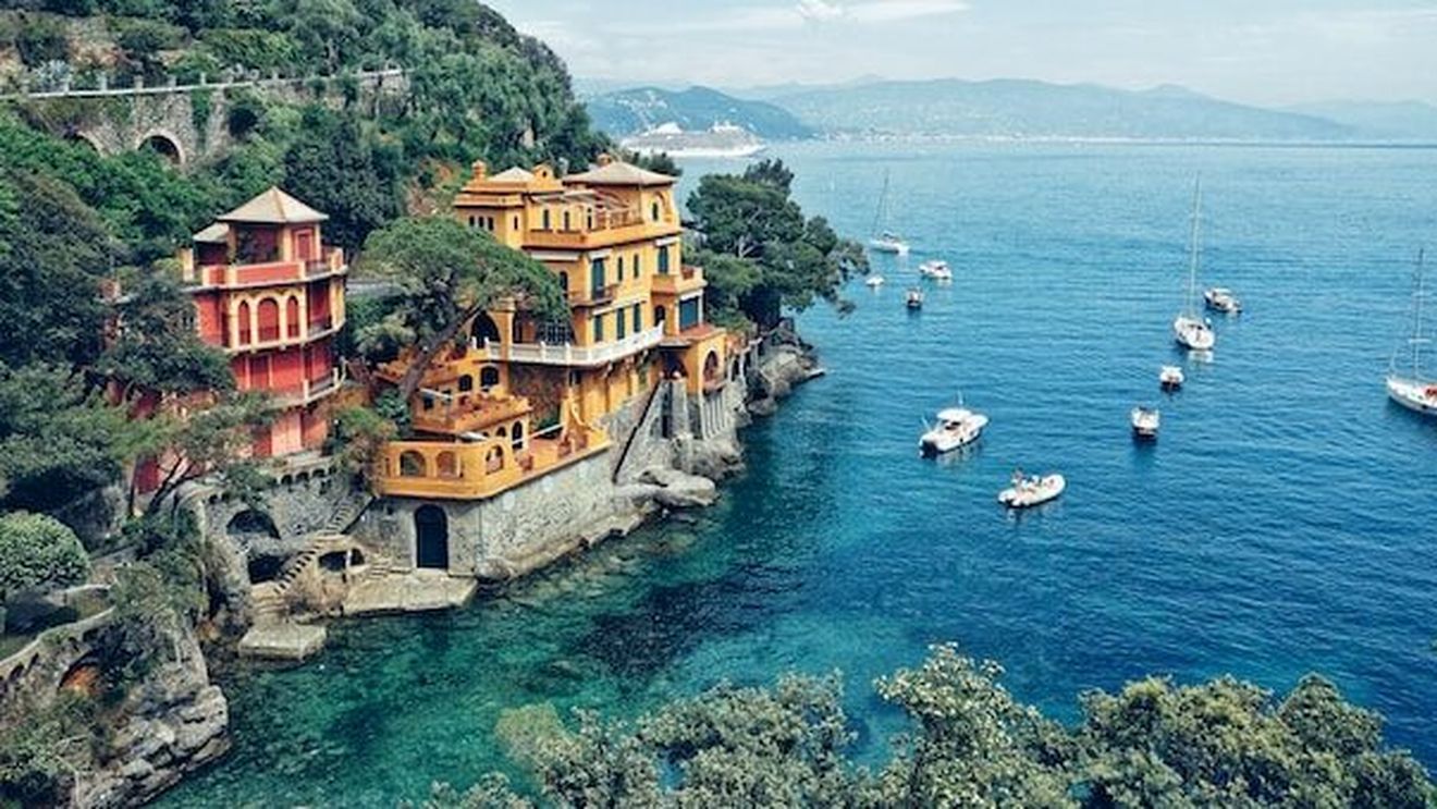 A început vara "nebună" a turismului european: ”Și va fi mult mai rău” / Numărul turiștilor americani care ajung în Europa va crește cu 55%, față de cifrele de anul trecut, deja mai mari cu 600%, decât în 2021