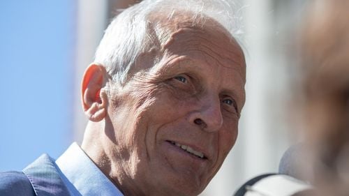 Theodor Stolojan pus să aleagă între ultimii președinți: „Klaus Iohannis, în perioada asta” / ”Kosovo e Serbia, cred că da” / Cea mai mare prostie pe care a făcut-o în politică