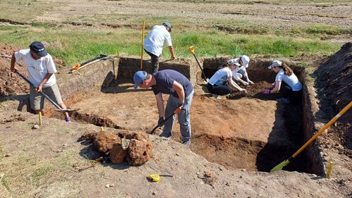 Muzeul Vrancei susține că a descoperit vestigiile unei culturi vechi de până la 7.500 de ani