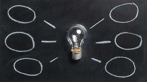 Haos privind plafonarea și compensarea facturilor la gaze și energie electrică: unii consumatori casnici au primit facturi compensate și plafonate, alții nu, însă au fost anunţaţi de majorarea tarifelor chiar şi de 5 ori