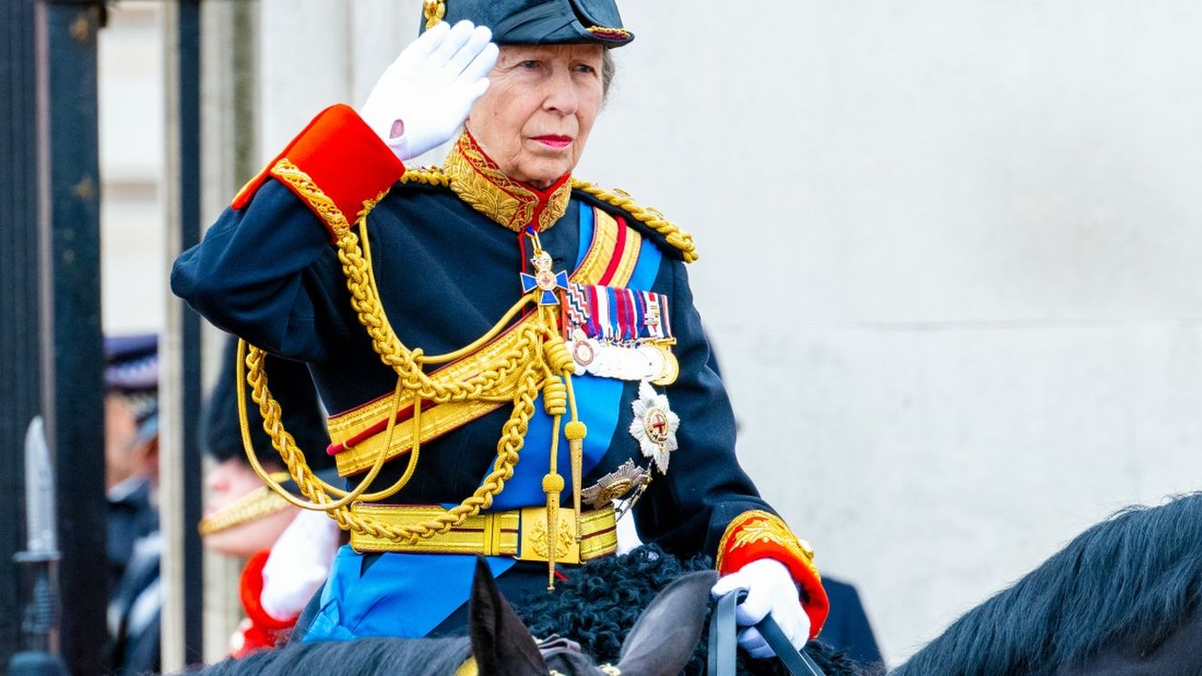Prinţesa Anne, 73 de ani, internată cu "răni minore şi comoţie cerebrală" / Incidentul ar fi fost provocat de un cal