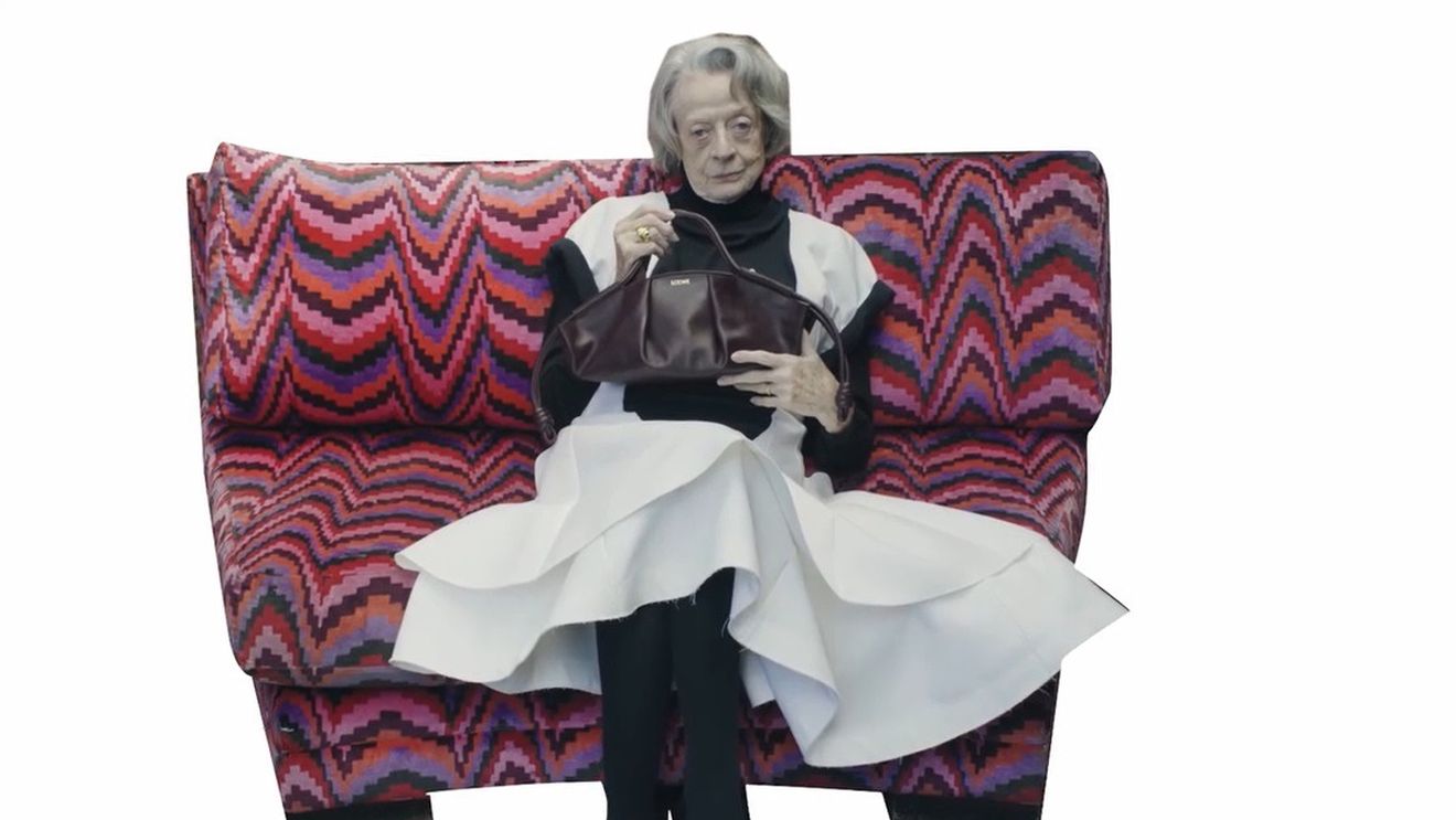 Maggie Smith, profesoara McGonagall din seria „Harry Potter”, în vârstă de 88 de ani, este imaginea noii campanii Loewe