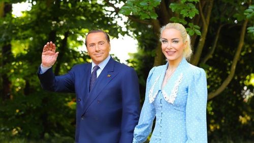 Berlusconi revine oficial în Parlamentul italian. Politicianul de 86 de ani a obținut un loc în Senat și unul în Camera Deputaților pentru iubita sa de 32 de ani
