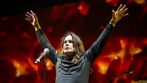 Cântărețul Ozzy Osbourne se teme de o nouă operație la gât, după ce prima l-a „distrus” în urmă cu doi ani: „Sunt puţin temător. Nu sunt foarte încurajat”