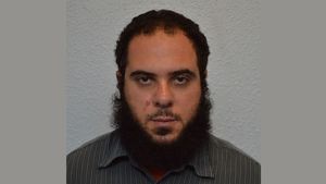 O curte din Londra a pronunțat o pedeapsă de închisoare cu suspendare pentru purtarea unor tricouri care exprimă sprijin pentru grupuri palestiniene interzise