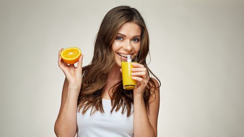 Sucul de portocale: Bun sau „rău”? / Experți: Când vine vorba de portocală sfatul este: mâncați-o, nu o beți!