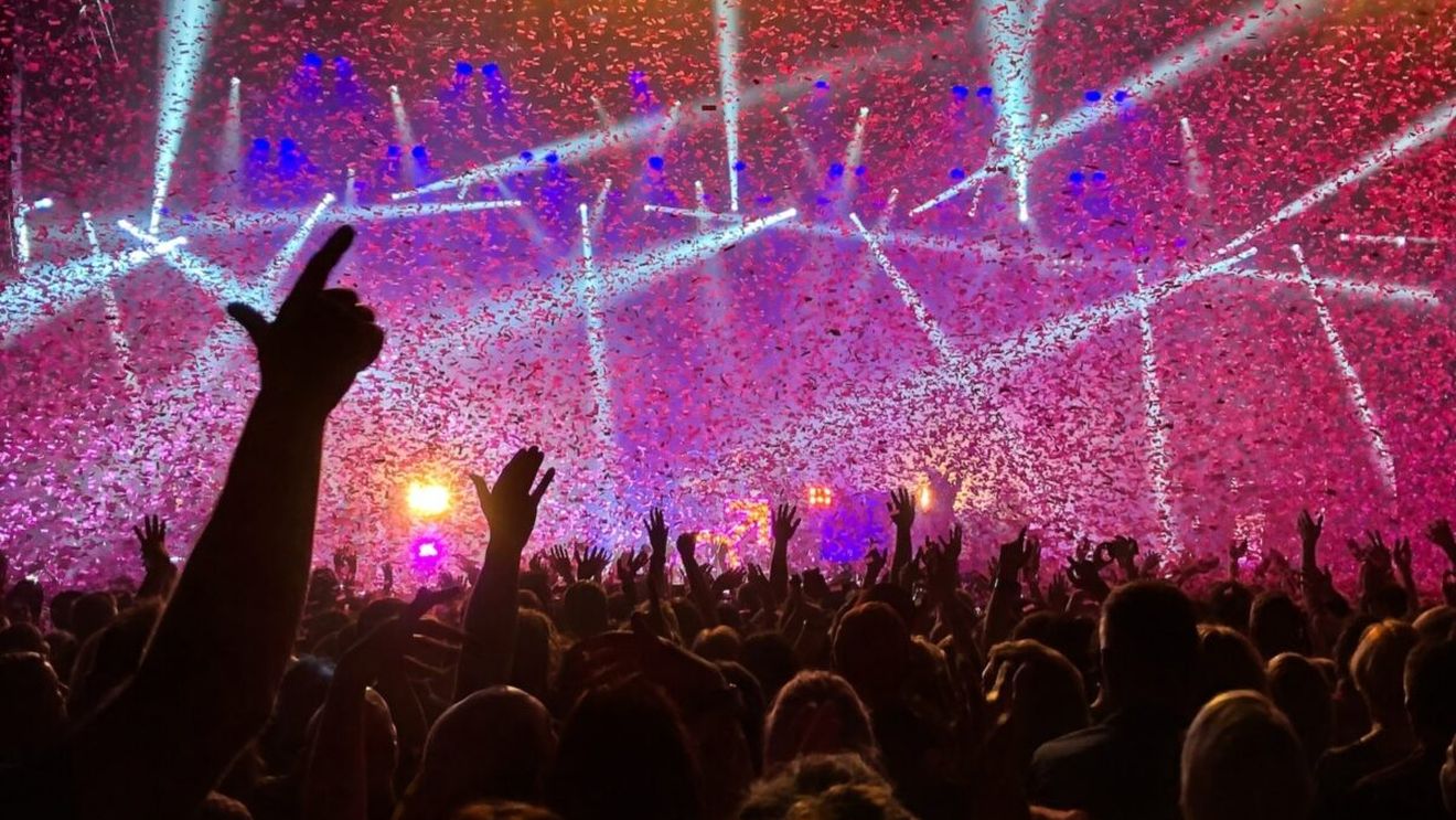 Oradea Nights, festival dedicat exclusiv tinerilor / Evenimentul se organizează vineri şi sâmbătă, la Oradea Arena / ”Una din atracţii va fi expoziţia de pantofi sport, cu cele mai faimoase ediţii de sneakers”