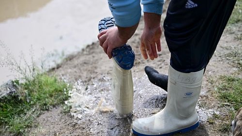 Întârzie ajutorul pentru locuitorii din Covasna afectați de inundații / ”Ne interesează cel mai mult digurile. Ca după aceea, peste un an, dacă va ploua și vine o inundație, să nu distrugă iarăși aceste case”