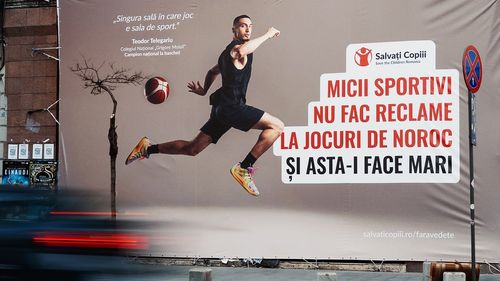 Salvați Copiii cere interzicerea totală a publicității la jocurile de noroc și ridicarea vârstei minime la 21 de ani: „14% dintre copii recunosc că joacă pe bani”