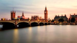 Studiu: Canicula din iunie a provocat pierderi de peste un miliard de euro economiei britanice / Construcțiile și agricultura au fost domeniile cele mai afectate