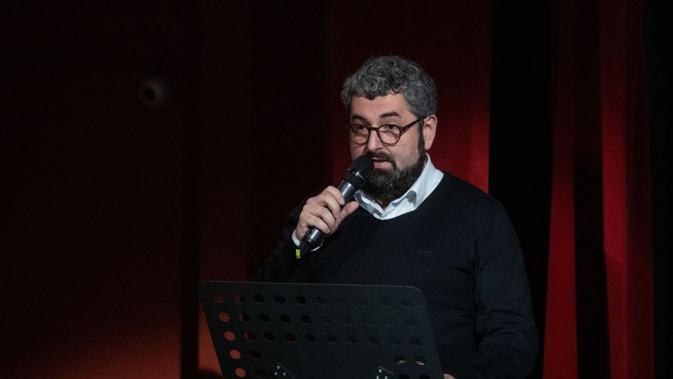 VIDEO Bogdan Oprea, profesor Facultatea de Jurnalism: „Peste 42% din traficul de pe internet este făcut de boți/ Conturile false, intervenții importante pe social media la alegerile prezidențiale din 2019”