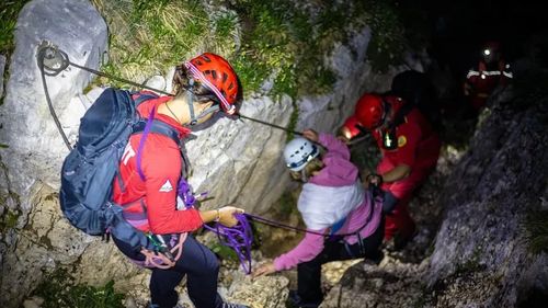 Noapte albă pentru salvatorii din Zărnești / Turiști polonezi salvați din Piatra Craiului / Erau fără dotări minime de siguranță / „E greu de înțeles de ce aleg să riște astfel”