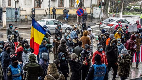 VIDEO Protest în ger al gălățenilor după ce primăria a crescut impozitul pe mașini cu 55%