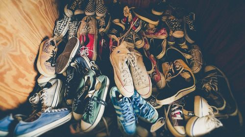 Încălţăminte contrafăcută de peste 900.000 de euro a fost confiscată în Vama Constanța