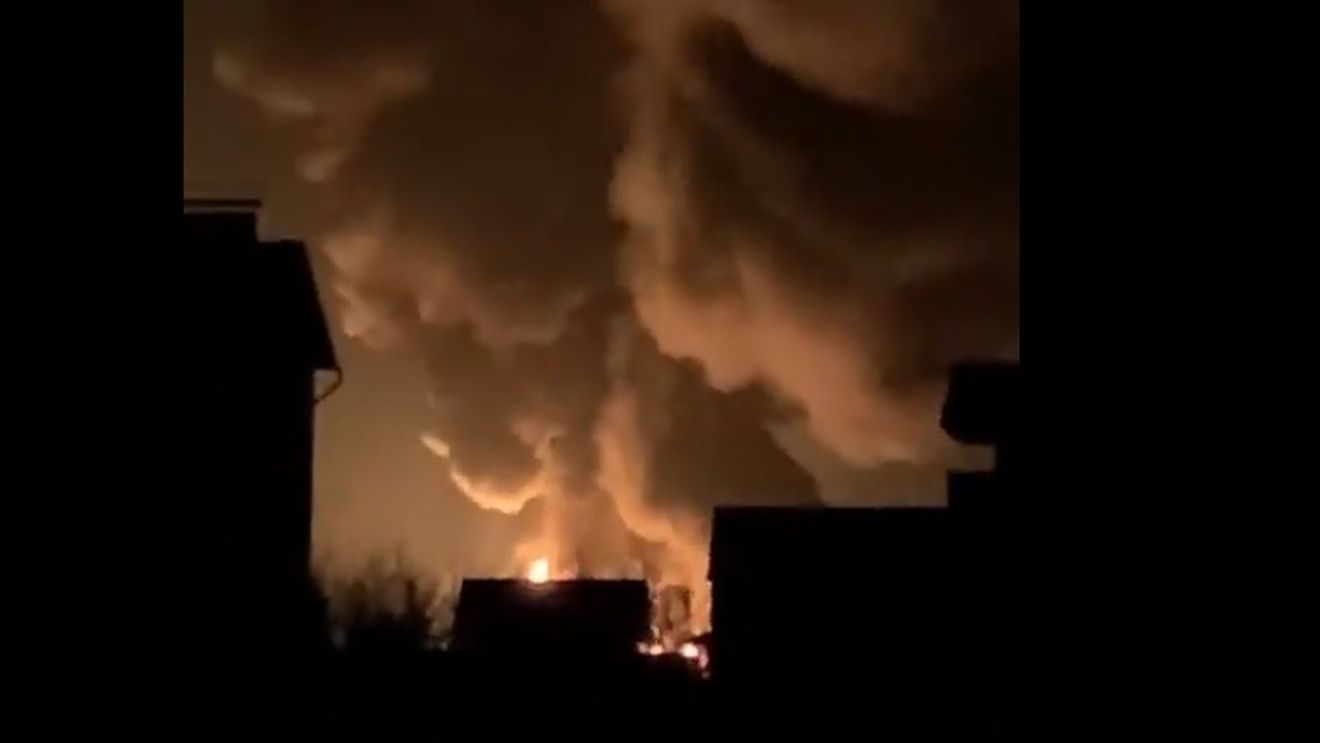 BREAKING Serii de explozii auzite la oarecare distanță de Kiev cu câteva momente în urmă