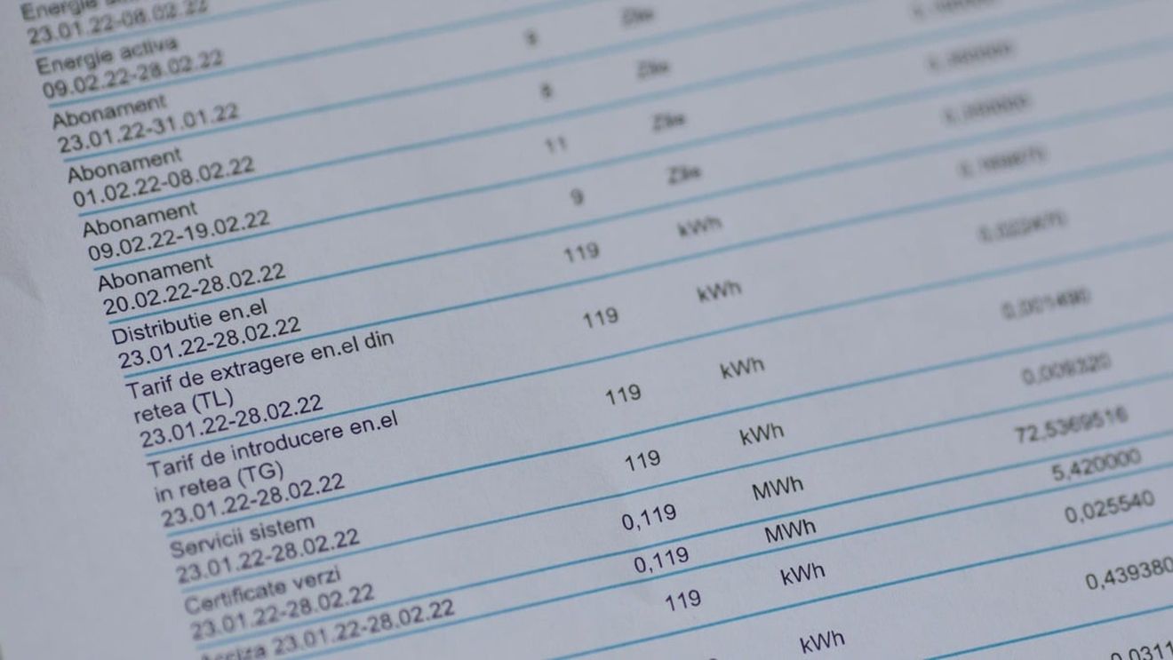 De ce primim multe facturi la energie, unele cu minus, în această perioadă / O răzgândire a statului care costă milioane de euro