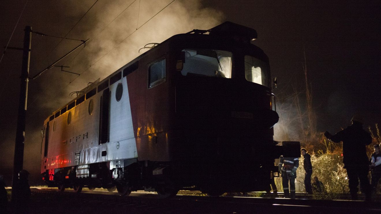 Peste 20 de incendii și defecțiuni la locomotivele CFR, în ultimii doi ani/ Mai mult de jumătate au avut loc doar în 2023/ Cel mai recent caz: Locomotiva unui tren care transporta sulf pe o rută din județul Constanța