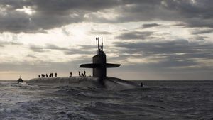 Marina Regală Britanică în alertă după ce un submarin rusesc de clasă Kilo a tranzitat la suprafață Canalul Mânecii/ „Un gest deliberat din partea Rusiei”, susțin oficiali ai Royal Navy