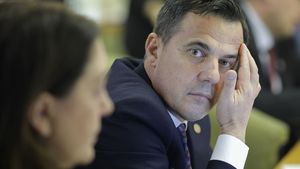 Fostul ministru al Dezvoltării, Ion Ștefan, susține că a fost amenințat cu moartea de un fost coleg de la PNL / Ion Ștefan este deputat Forța Dreptei