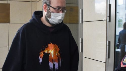 Ilia Azar, jurnalist şi activist rus, a fost eliberat, duminică, după zece zile petrecute în detenţie pentru un protest solitar la Moscova