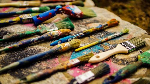 Un cuplu britanic a descoperit în castelul pe care strămoșii lor îl dețin de 800 de ani o pictură care ar putea valora 2,5 milioane de dolari