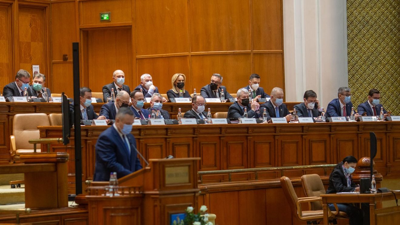 Ședință solemnă a Parlamentului României pentru marcarea a 30 de ani de la adoptarea Constituției