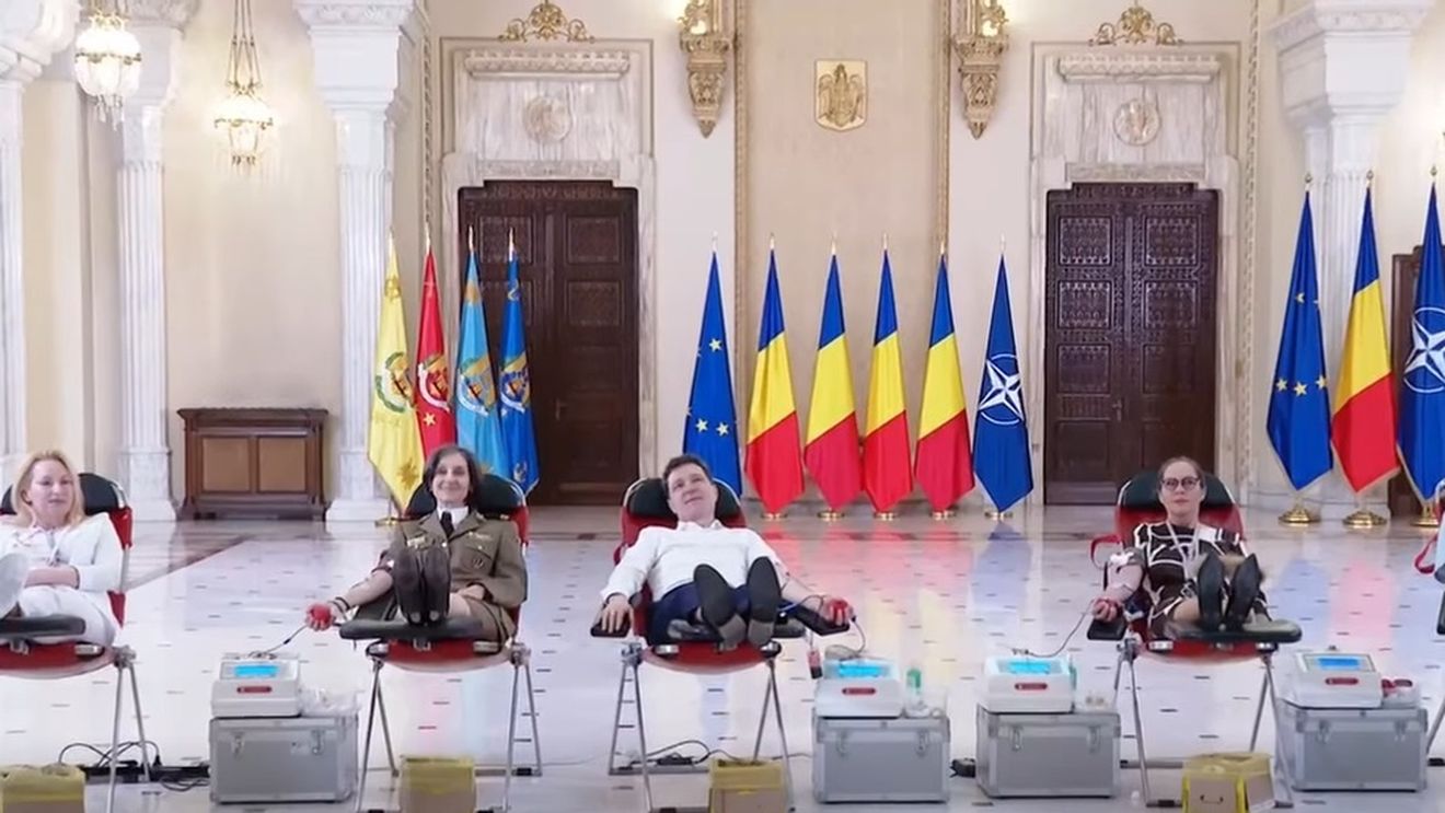 VIDEO Imagini cu președintele Nicușor Dan când donează sânge la Palatul Cotroceni alături de mai mulți angajați