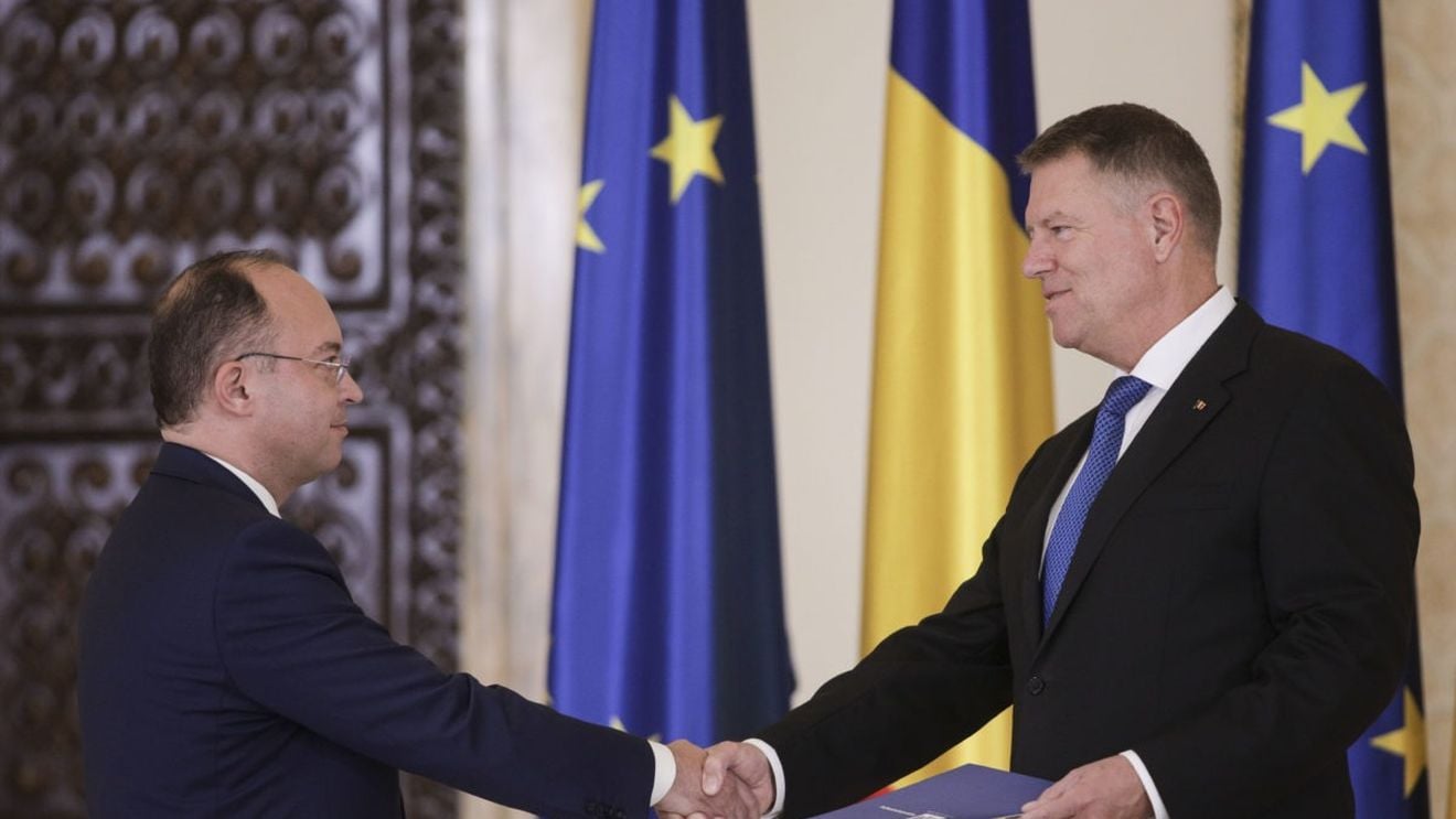 Iohannis: ”Lideri pesedişti diletanţi au crezut că se pot profila folosind politica externă a României. Eroare”