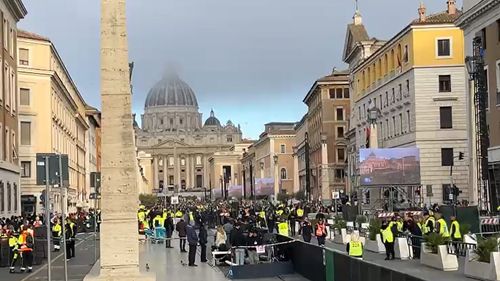 VIDEO Imagini din Vatican înaintea funeraliilor Papei Francisc: Aglomerație pe străzi, măsuri sporite de securitate