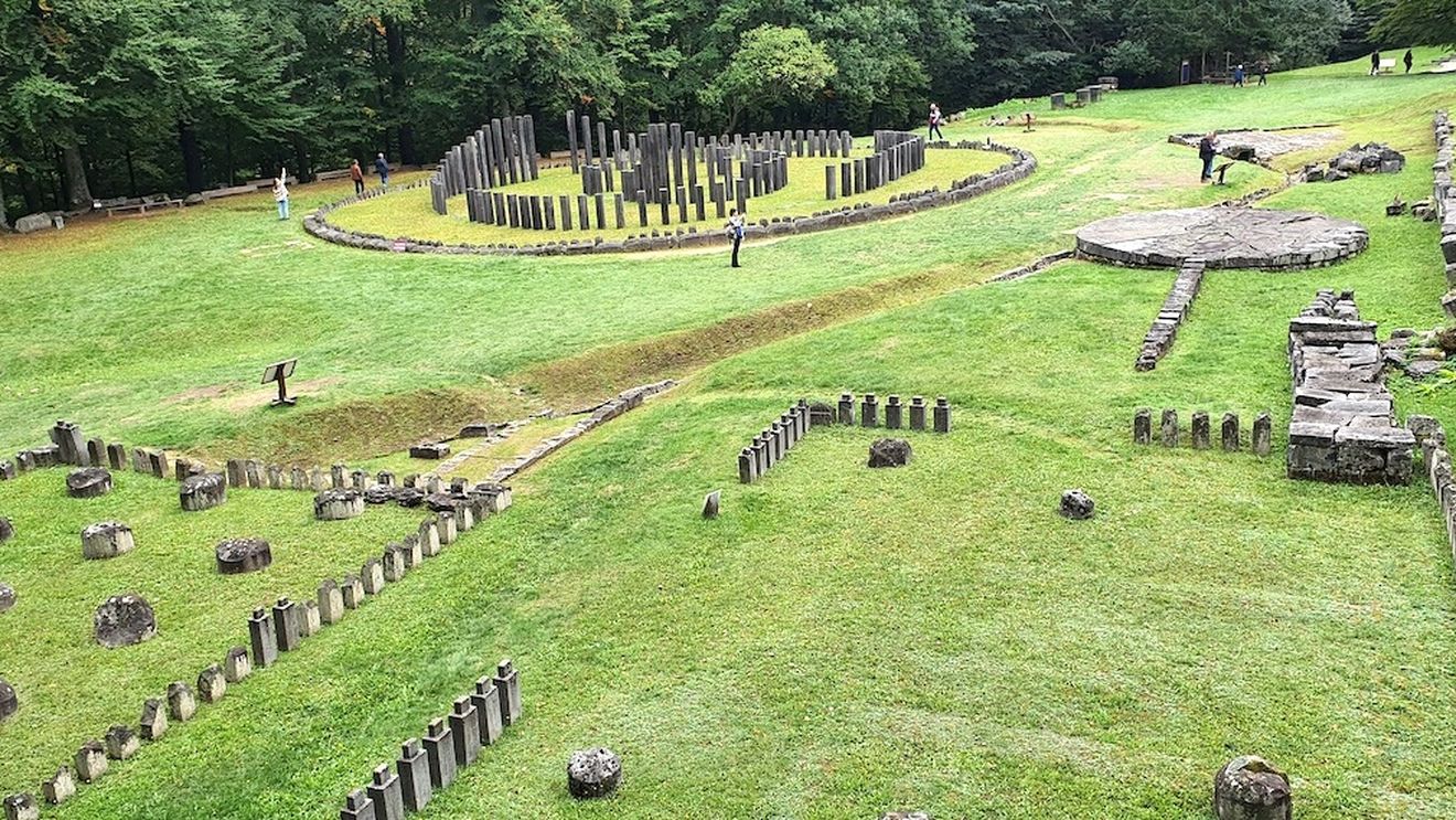 Cetatea dacică de la Sarmisegetuza va fi restaurată prin PNRR. Contractele de 7,41 milioane de euro, semnate